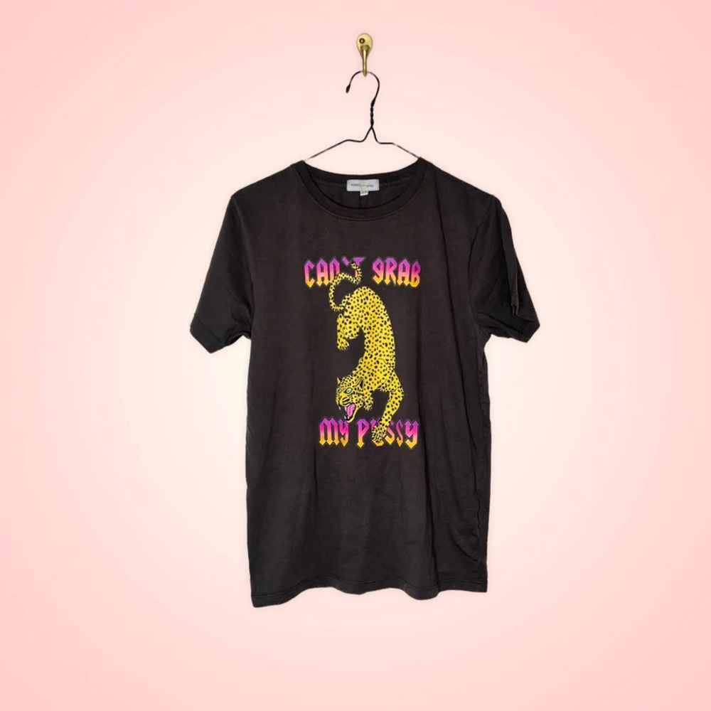 Karmic witch “can’t grab my” t shirt (Sz XS)
